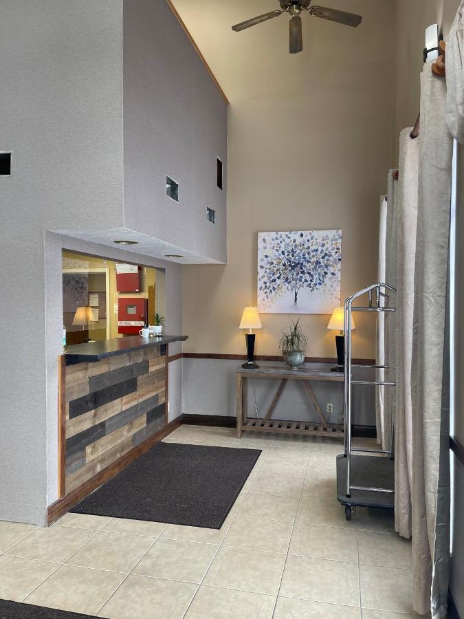 The Woodridge Inn Connersville 외부 사진