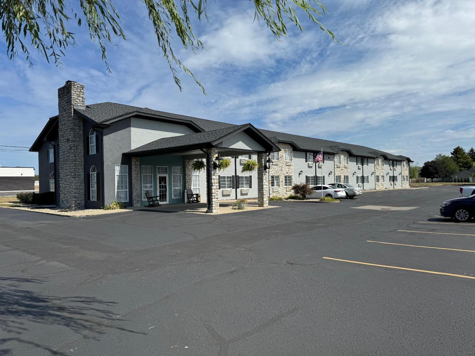 The Woodridge Inn Connersville 외부 사진