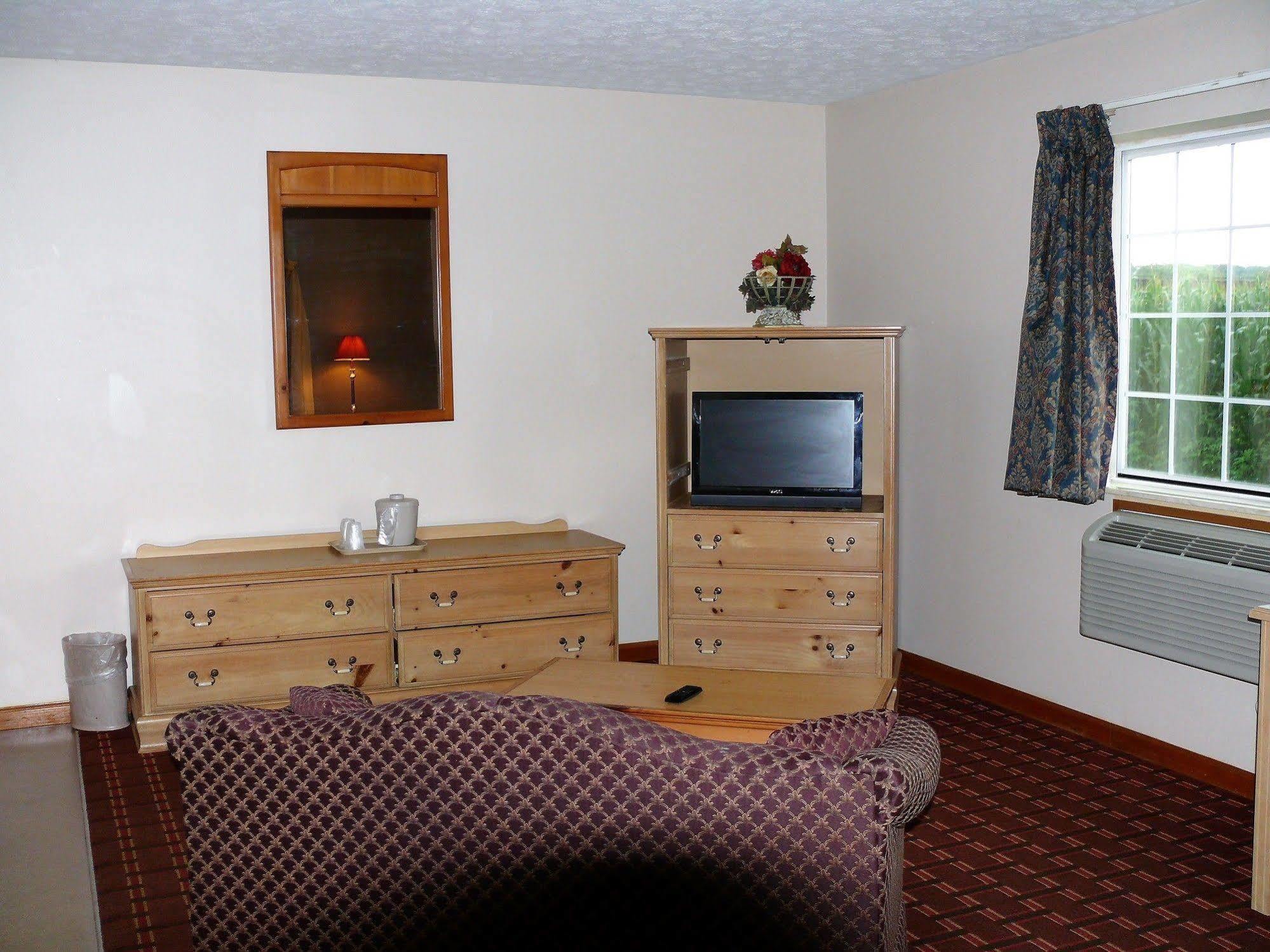 The Woodridge Inn Connersville 외부 사진